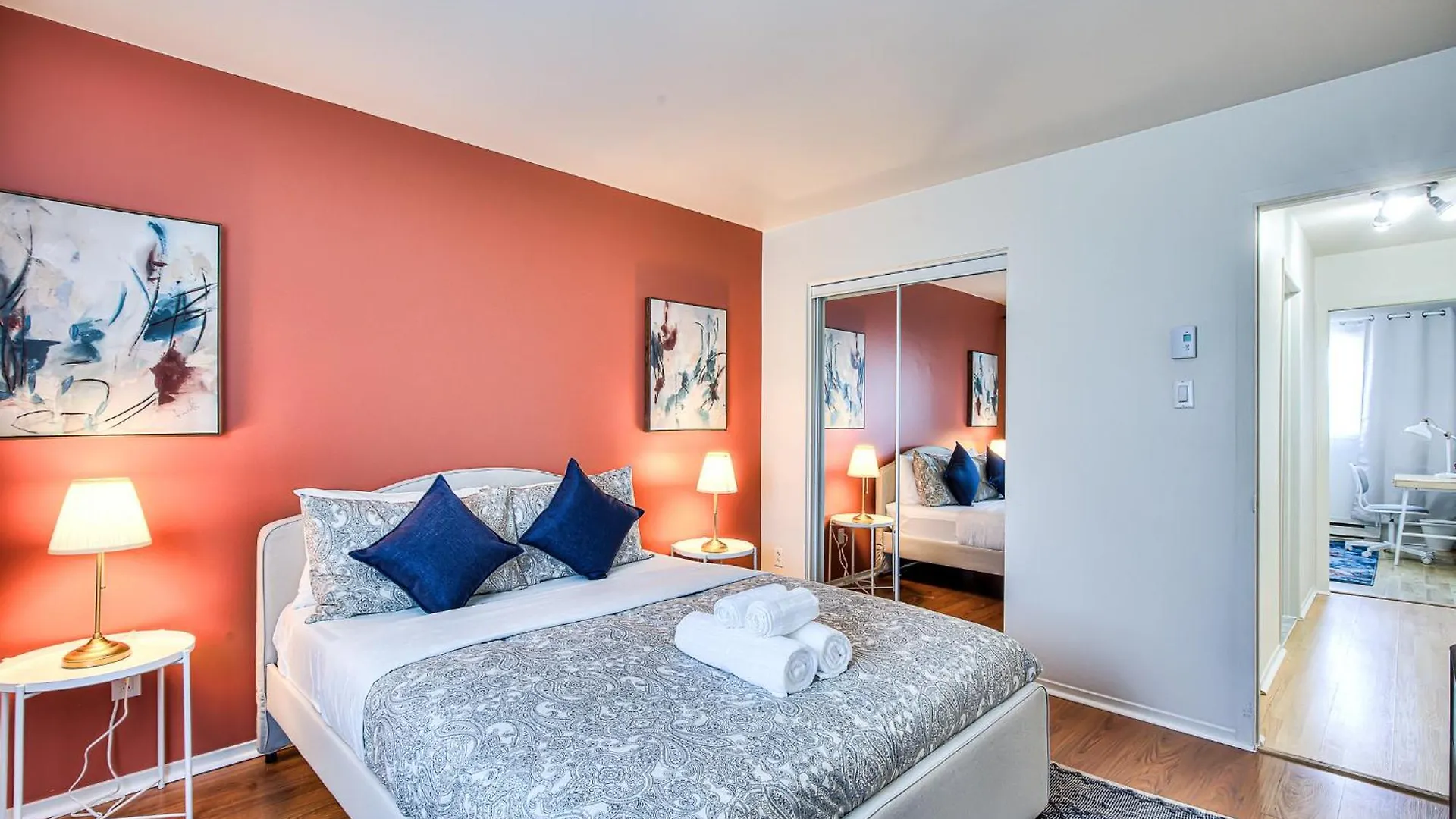 Rue Berri & Downtown Village Destination Montreal Apartment