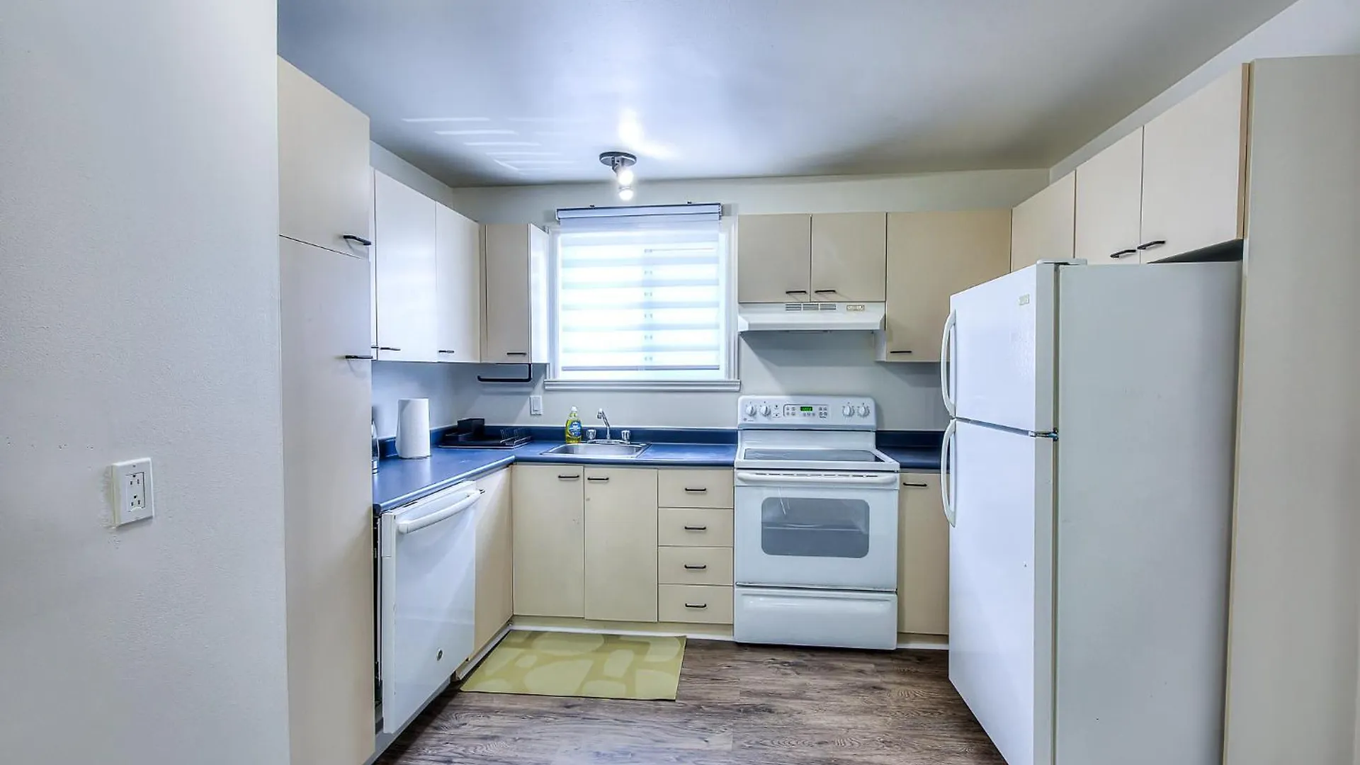 Rue Berri & Downtown Village Destination Montreal Apartment
